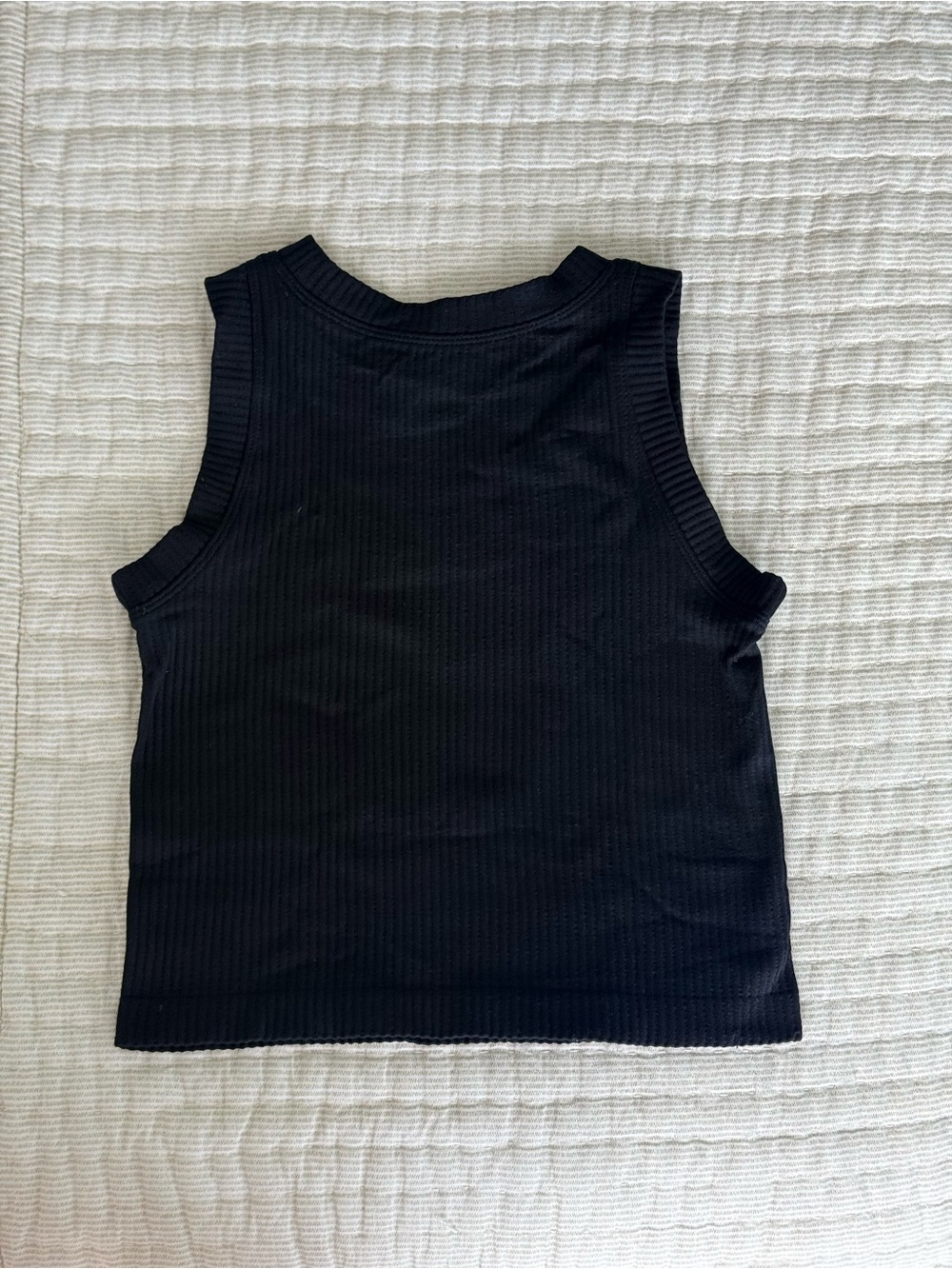 Black Ribbed Cropped Tank - Picture 3 of 3